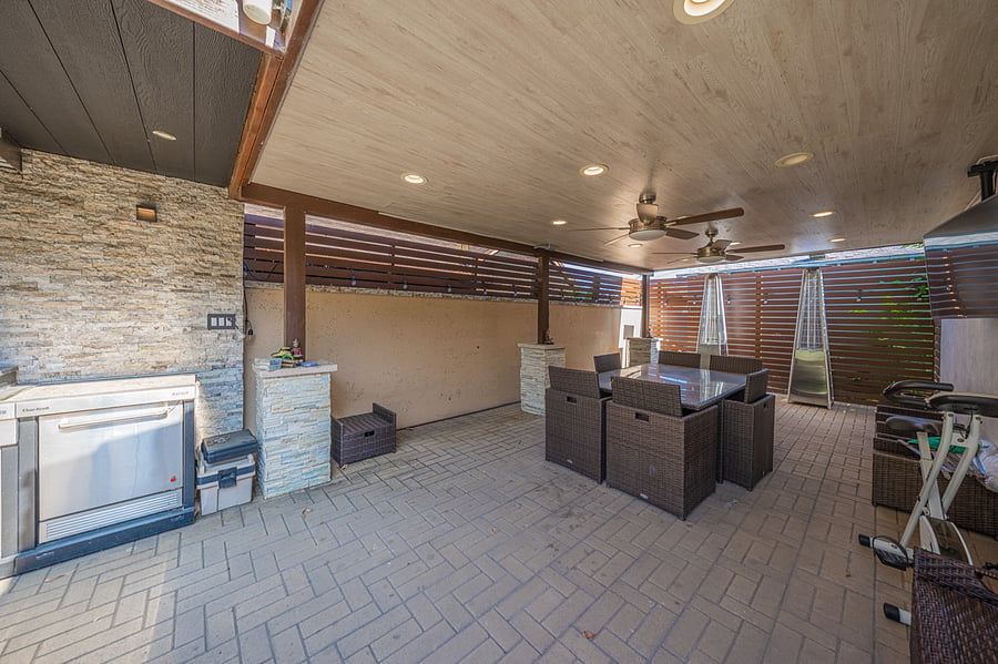 Outdoor Grill/Dining/Entertainment/TV