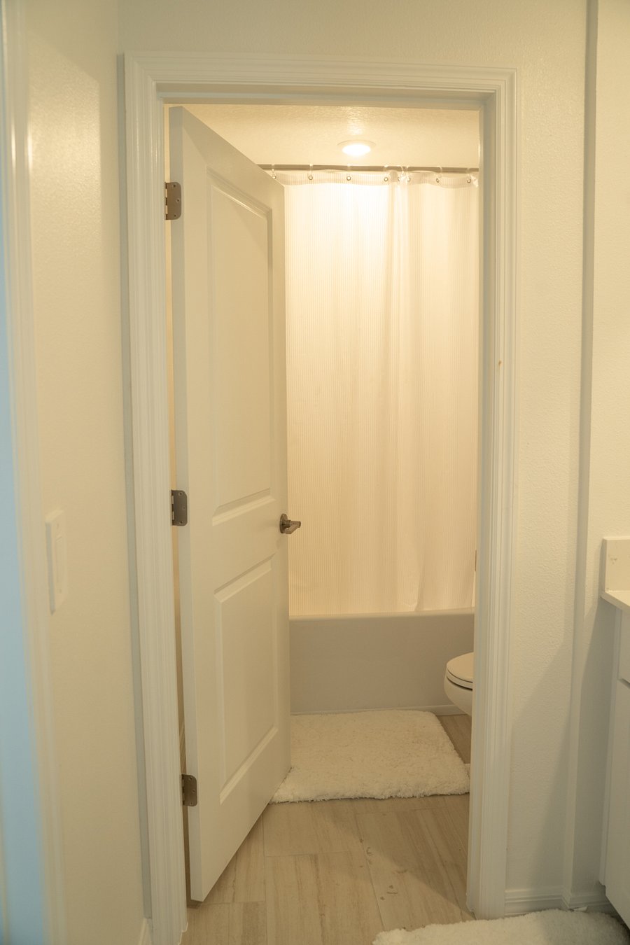 JACK-AND-JILL BATHROOM