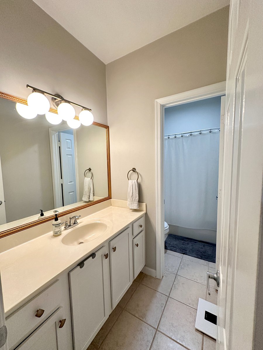 Furnished Finder property 884705_1 photo 3