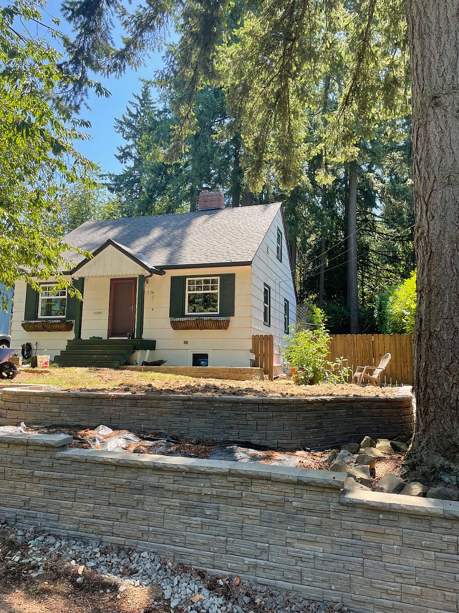 Welcome to Casa Marigold! (Hubby is DIYing the landscaping in our front yard; still very much in progress)