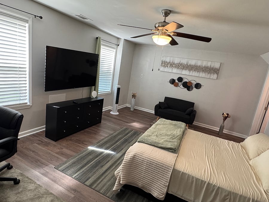 Extra Large Bedroom