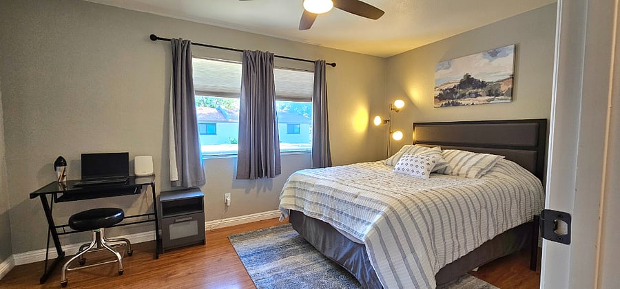 Bedroom 2 - Queen Bed