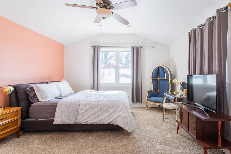 Bathroom 1 - Queen Bed