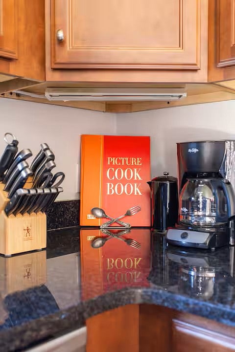 Full Kitchen - Kitchen Essentials
