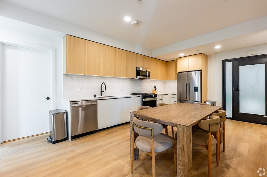 Furnished Finder property 885004_1 photo 12