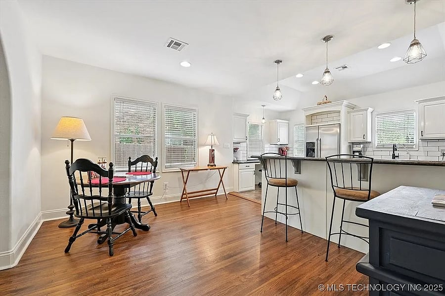 Furnished Finder property 885019_1 photo 3