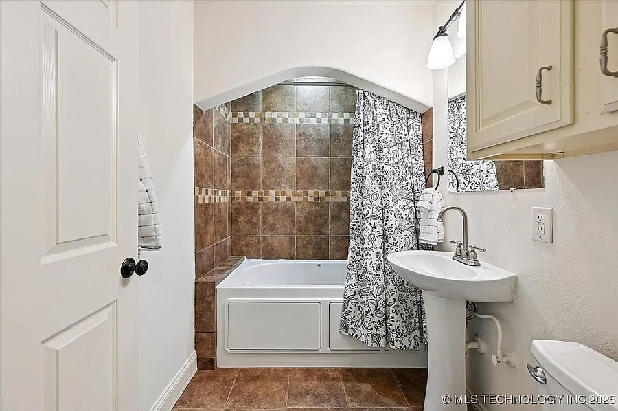 Furnished Finder property 885019_1 photo 12