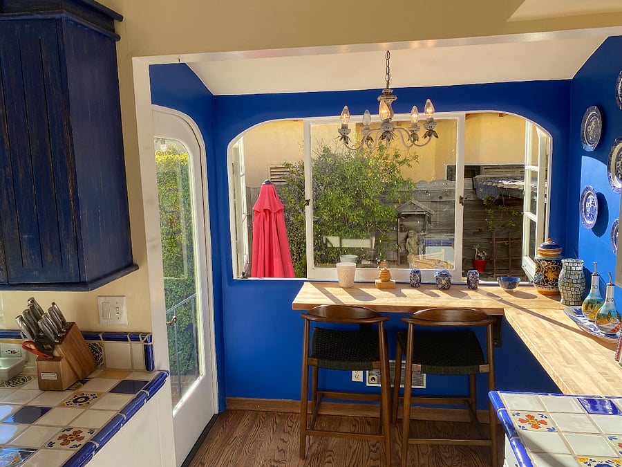 Sunny Breakfast Bar