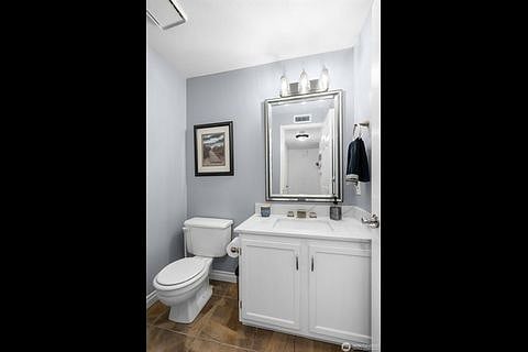 Downstairs 1/2 Bathroom