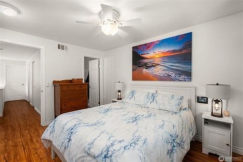 Primary Bedroom (1)
