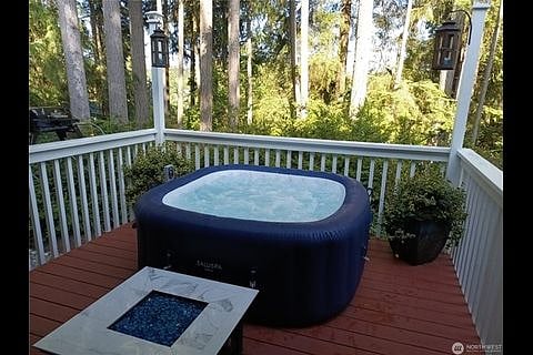 Deck with Hot Tub