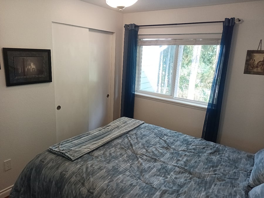 Secondary Bedroom (2)