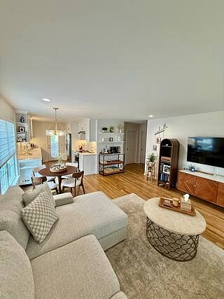 Furnished Finder property 885067_1 photo 7