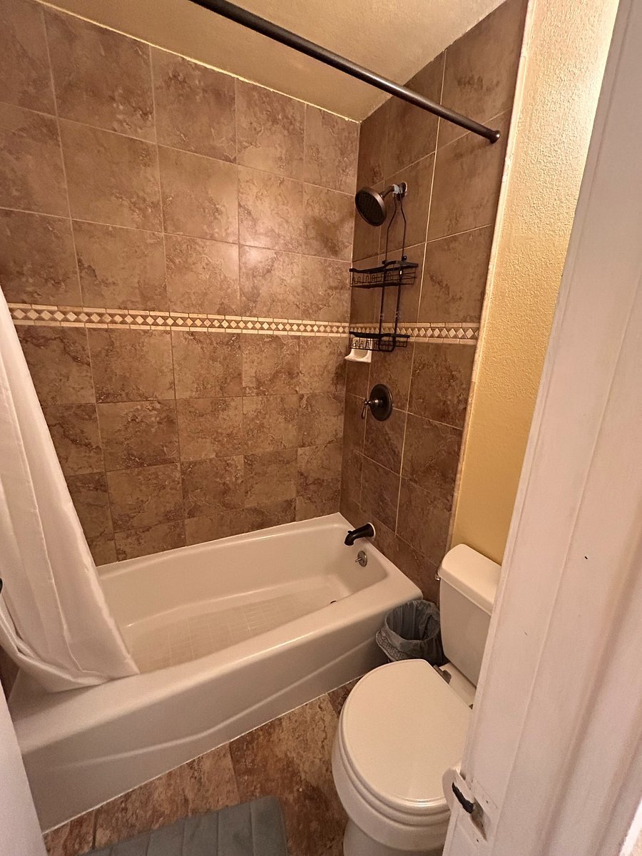 Furnished Finder property 885130_1 photo 8
