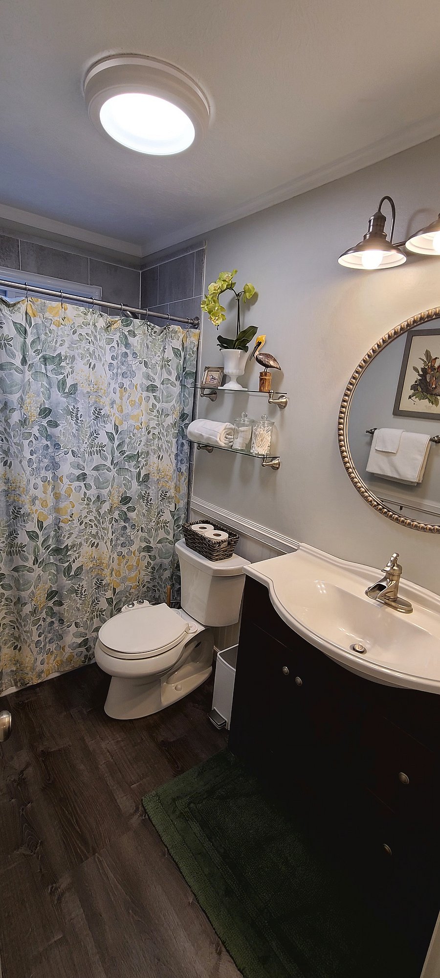 1st floor bath