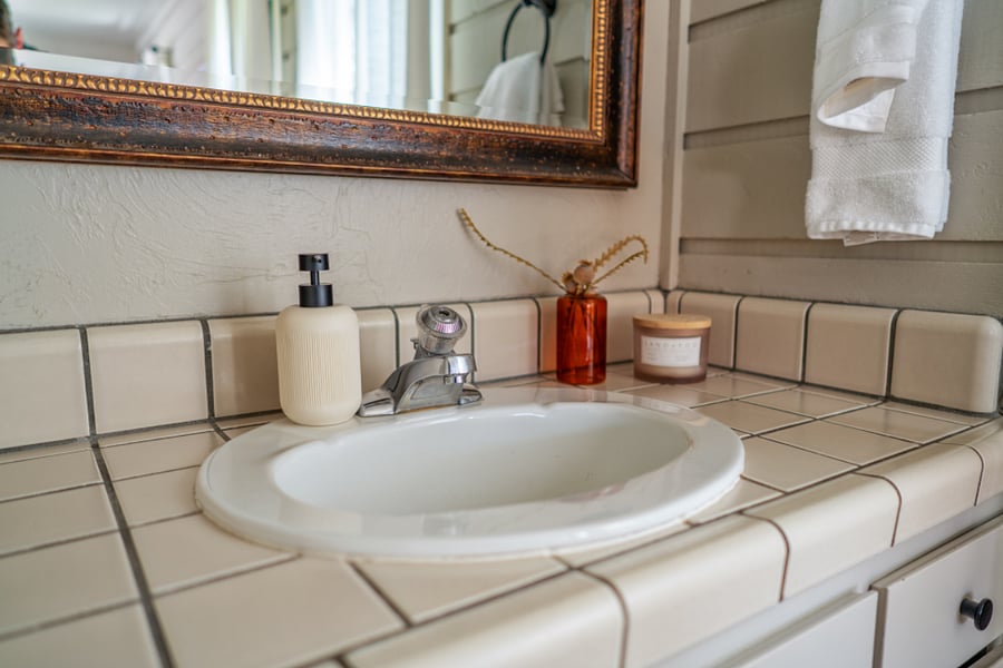 Full Bathroom 2