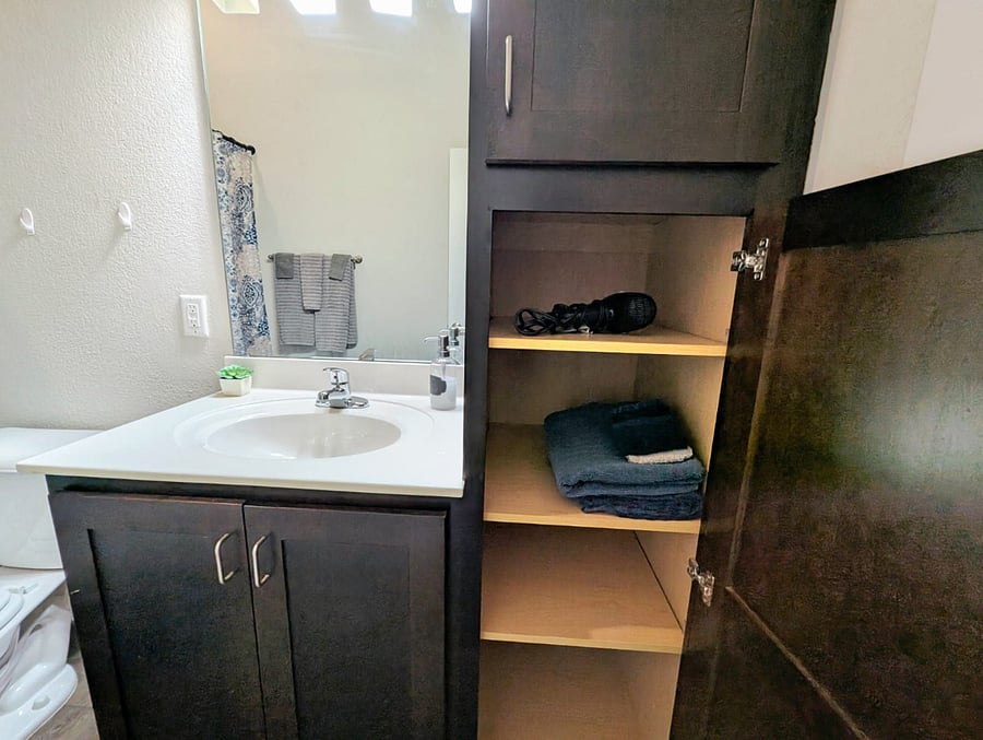 Bathroom sink