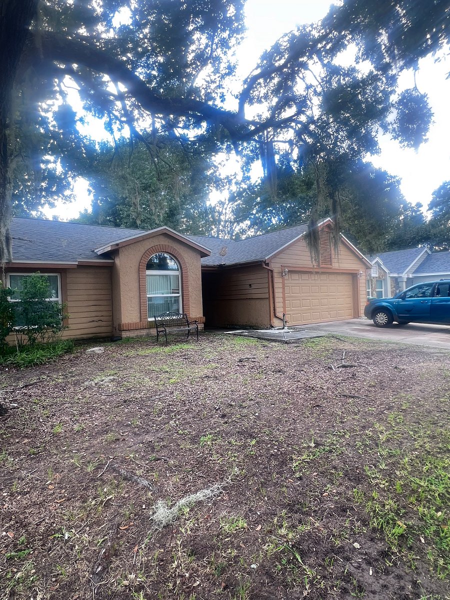 Parking available on driveway 