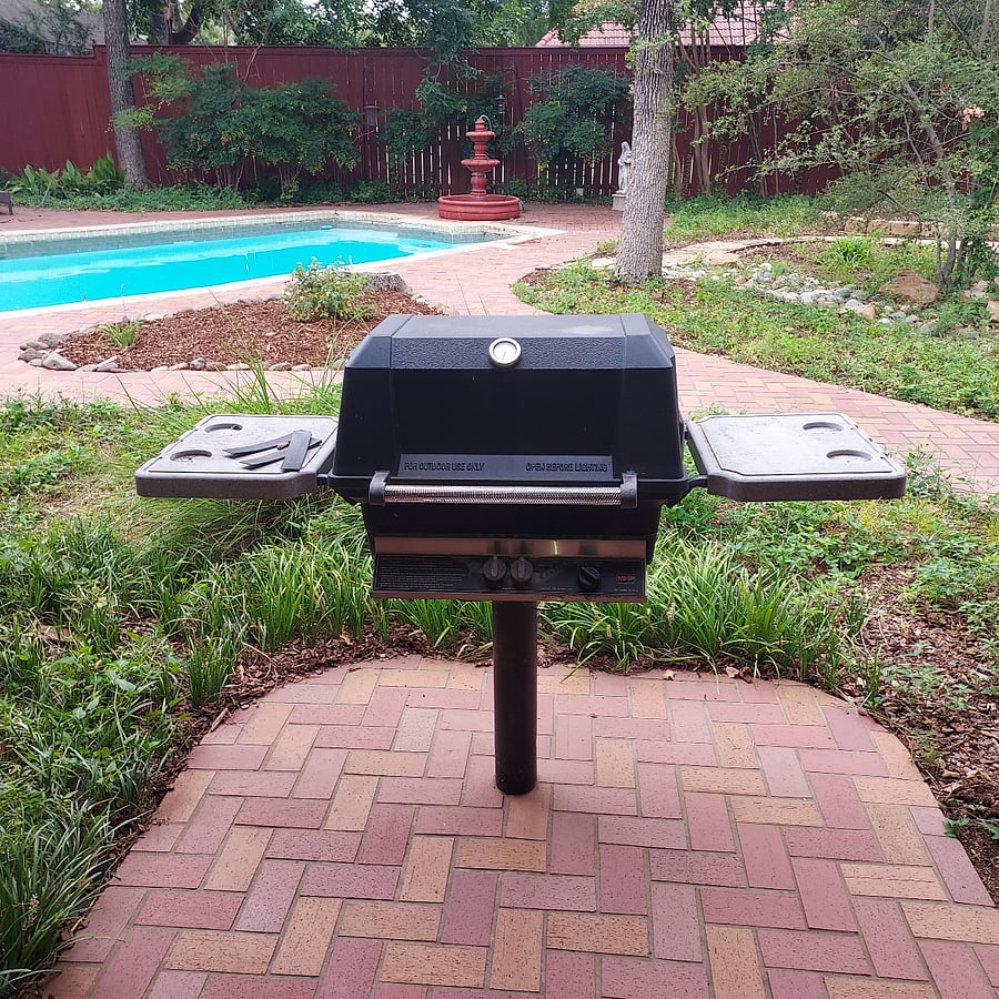 Gas grill