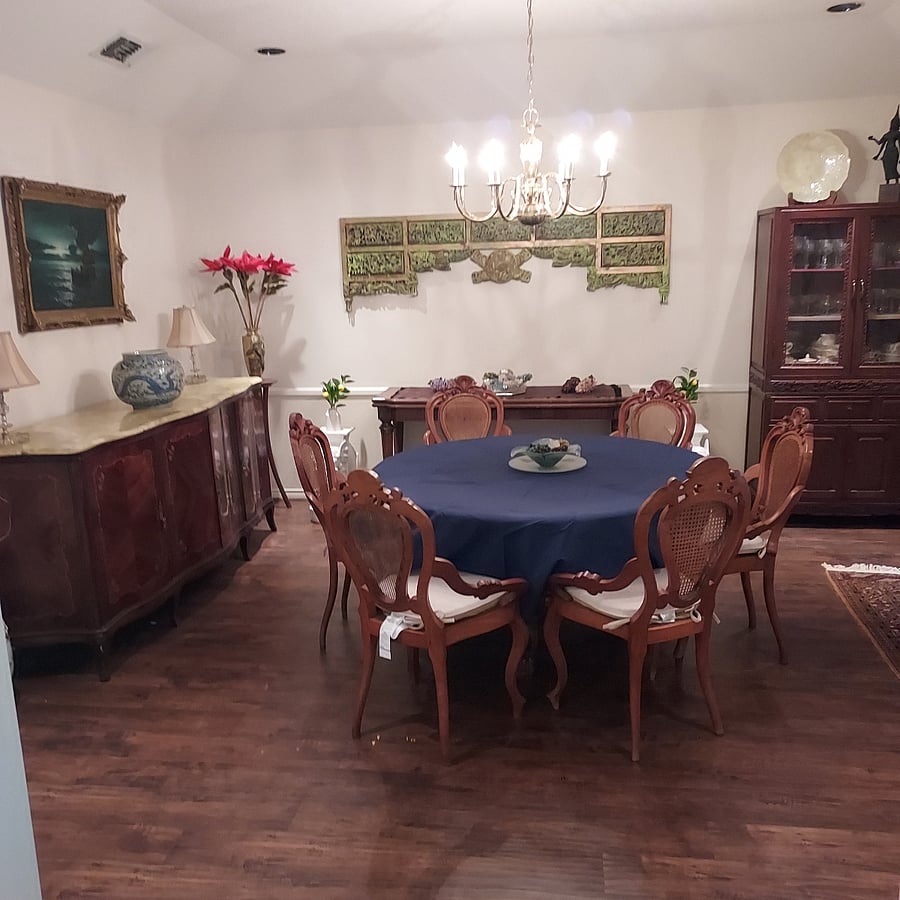 Formal dining room