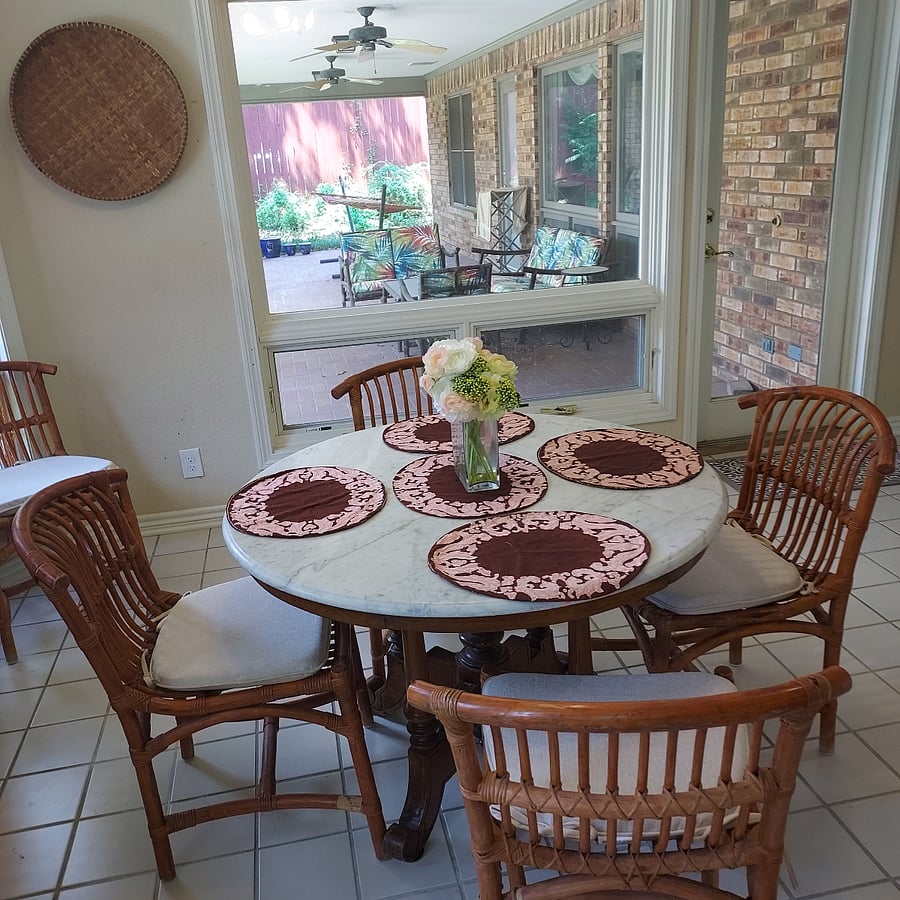 Breakfast area off kitchen facing porch