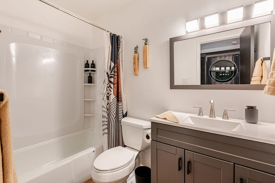 Bathroom 2 with shower and full size tub
