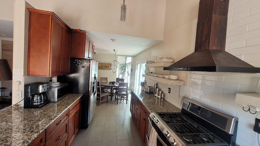 Fully equipped kitchen