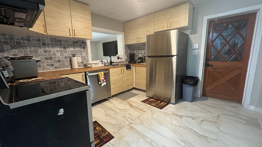 Furnished Finder property 885429_1 photo 21