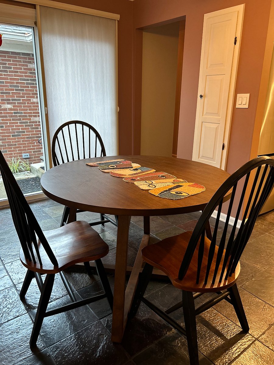 Florida/patio room, directly beside the garage door and kitchen