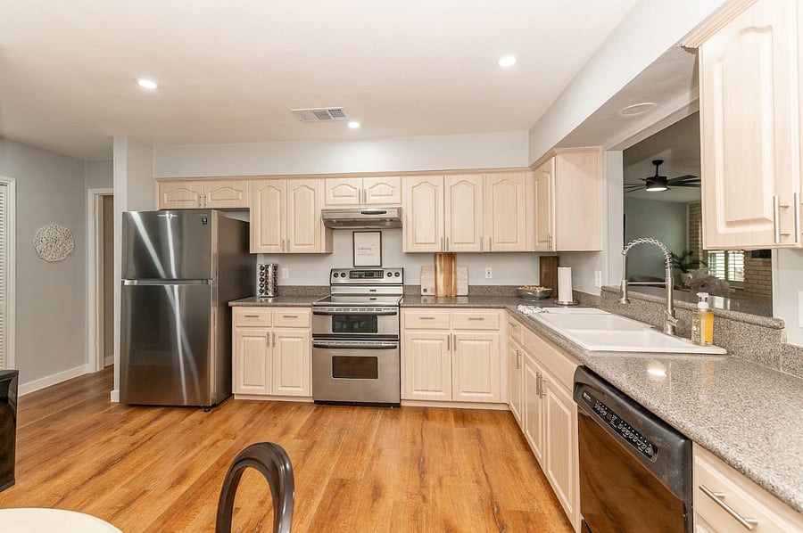Furnished Finder property 885487_1 photo 9