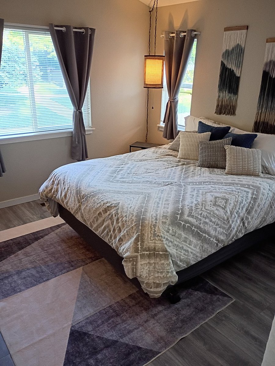 Bedroom #2 with queen-sized bed