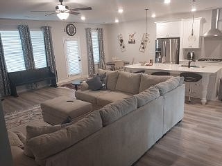 Furnished Finder property 885581_1 photo 3