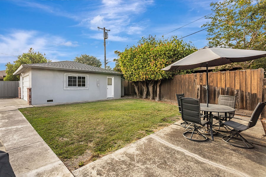 Furnished Finder property 885614_1 photo 32