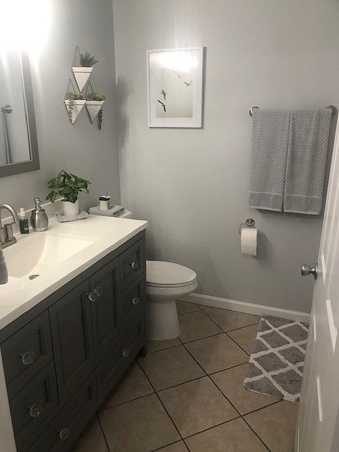 primary bathroom with tub.