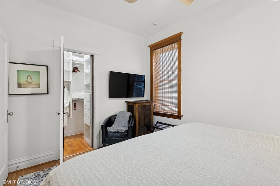 Middle Bedroom