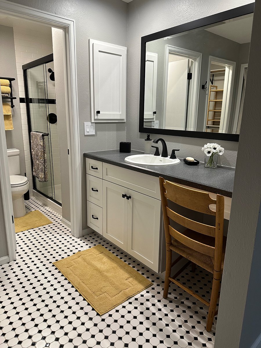 En suite bathroom in master