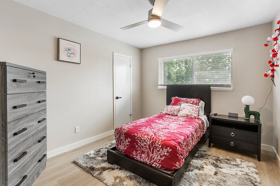 Furnished Finder property 885704_1 photo 20