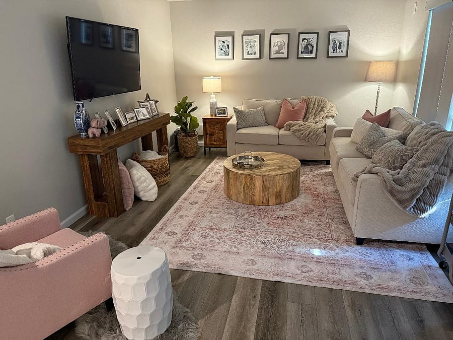 Upstairs Loft Area 