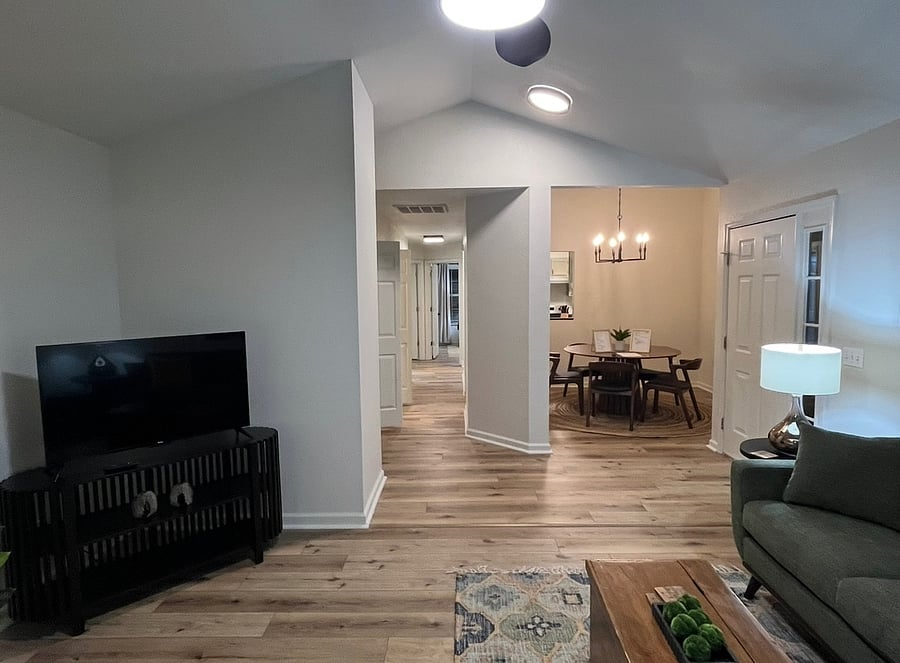 Furnished Finder property 885833_1 photo 3