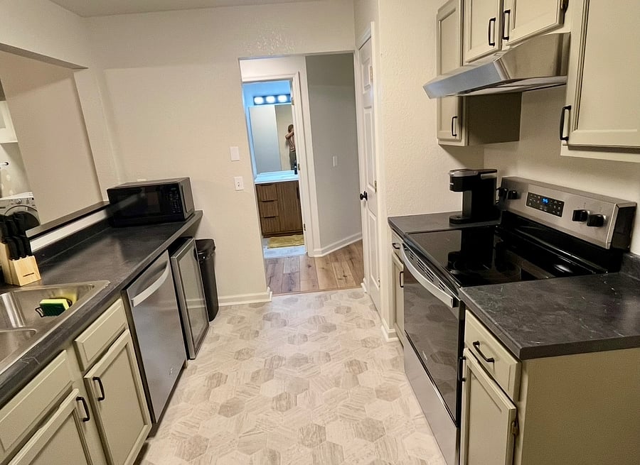 Furnished Finder property 885833_1 photo 8