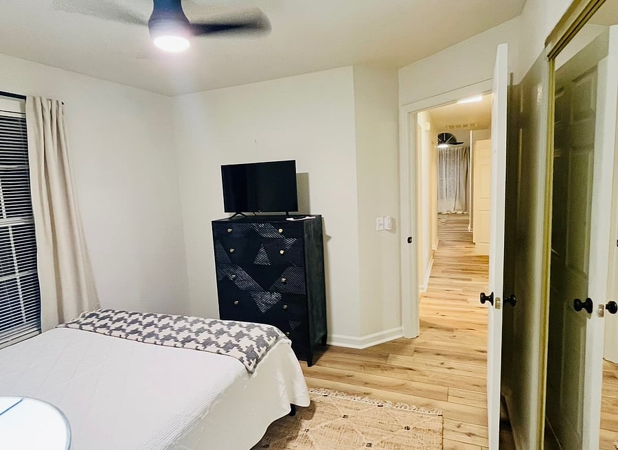 Furnished Finder property 885833_1 photo 12