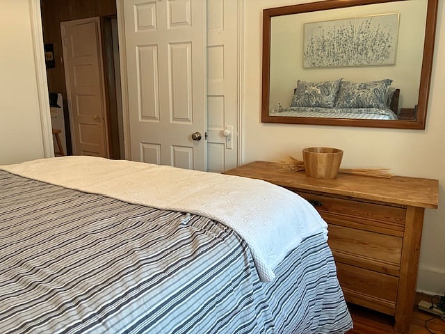 Front bedroom.