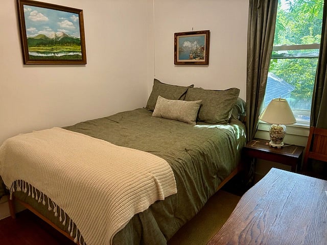 Rear bedroom.