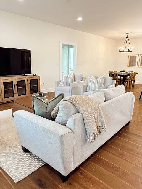 Furnished Finder property 885923_1 photo 7
