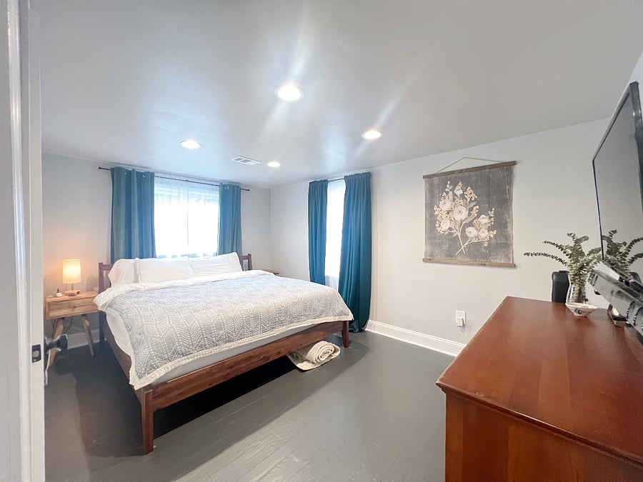 King bed room