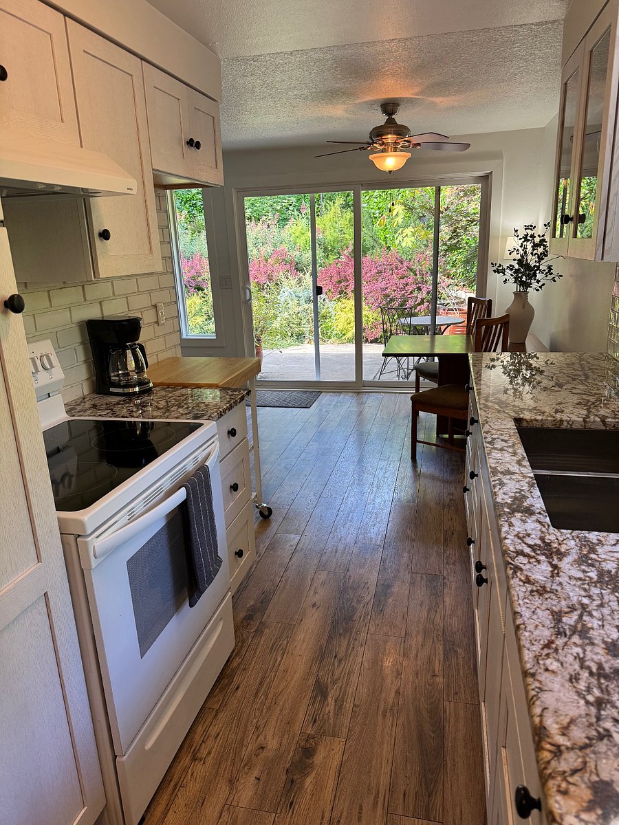 Furnished Finder property 885966_1 photo 5