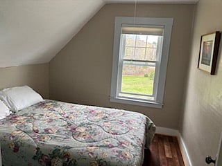 2nd floor. Sleeps one or two. Late April - early October / 2nd floor is closed off from Mid- October- Late April.