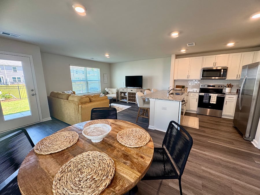 Furnished Finder property 885992_1 photo 3