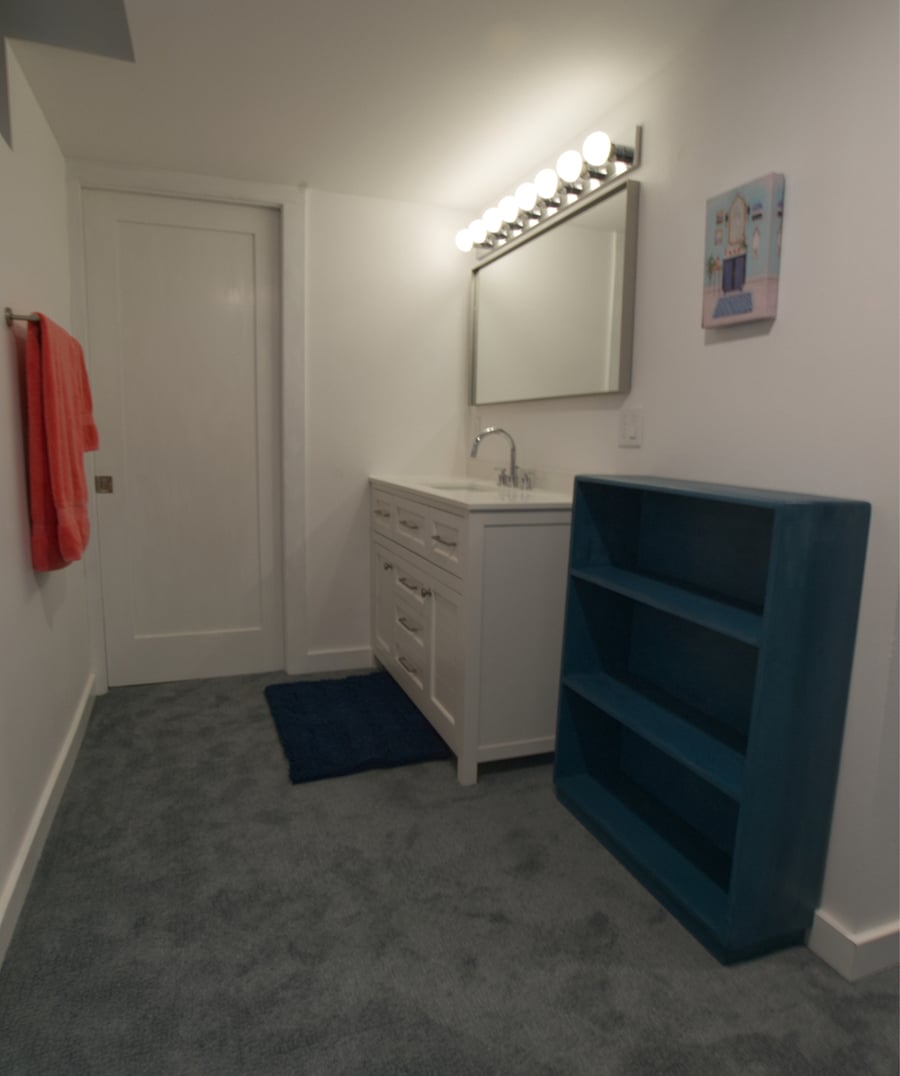 vanities with nice mirrors