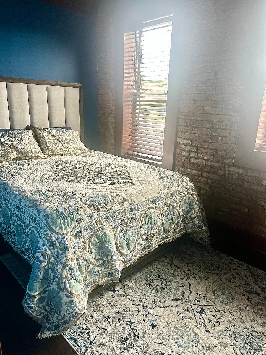 Queen bed